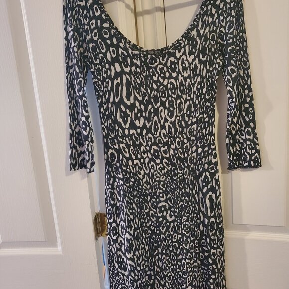 Stylish Black and White Leopard Print Dress - Picture 4 of 4